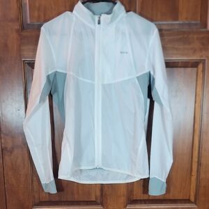 Patagonia Women's White and Gray Ski Jacket